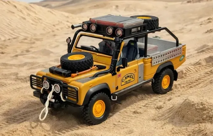 Miniatura 1:24 land rover defender camel c acessórios exclusivo