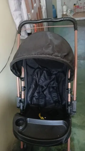 Vendo um carro de bebê