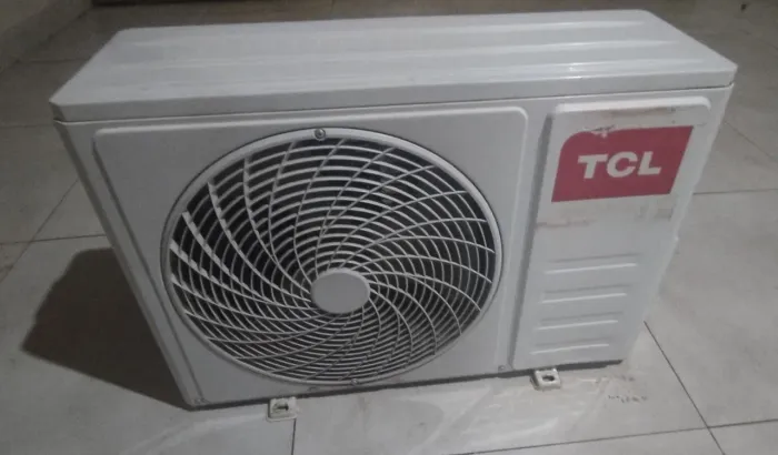 AR-CONDICIONADO DA MARCA TCL DE 9 MIL BTUS SEMINO NOVO