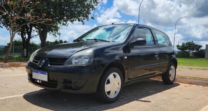 Renault Clio Hi-flex 1.0 16V 3P 2011