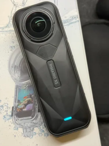 Camera insta360 x5