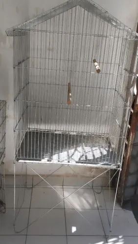 Gaiolas e viveiro em aço 