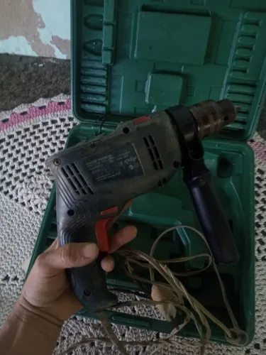 Furadeira de impacto da marca Bosch