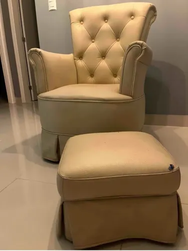 Poltrona de amamentar com balanço