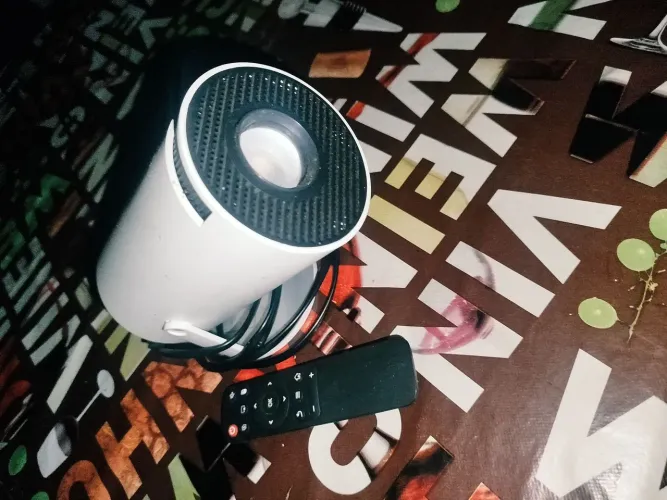 Vendo projetor de imagem seme novo