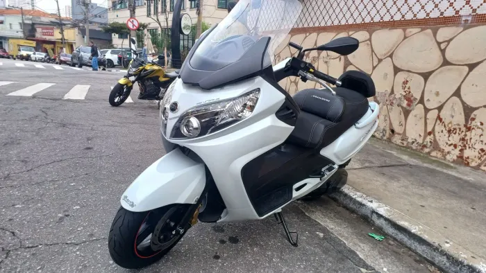 Scooter Dafra Maxsym 400 ano 2020 c apenas 5 mil km