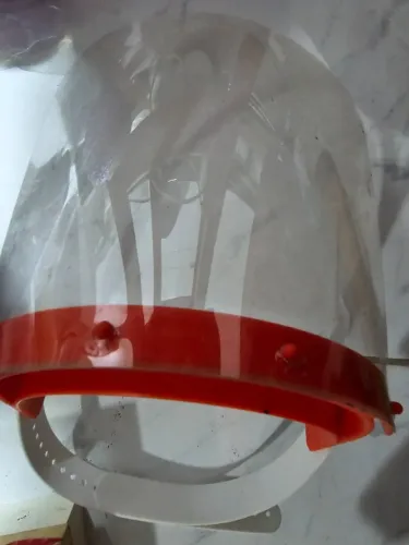 Capacete acrílico de proteção
