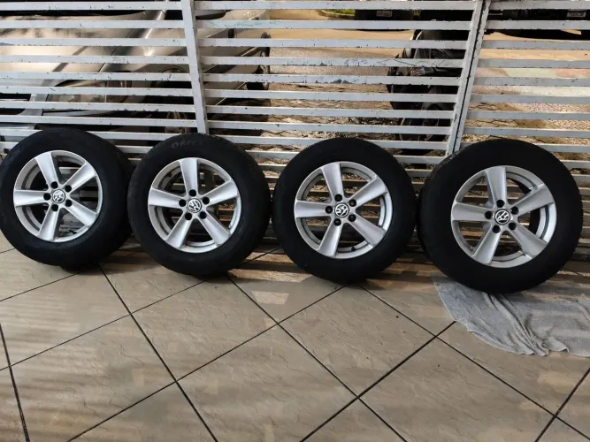Jogo de Rodas Volkswagen aro 15 com pneus