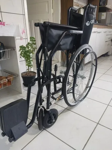 Vendo cadeira de rodas