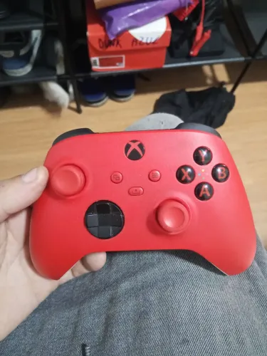 Controle Xbox Série S cm carregador de pilhas