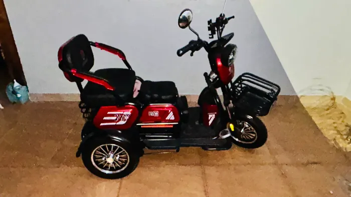 Triciclo Elétrico BONIMAD 3 Lugares 1000W - 32 km/h