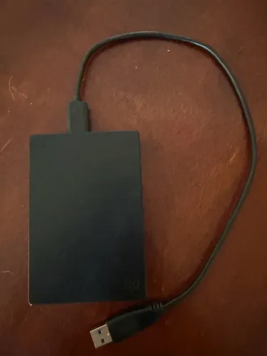 HD externo seagate 1 TB - Perfeito estado + cabo USB