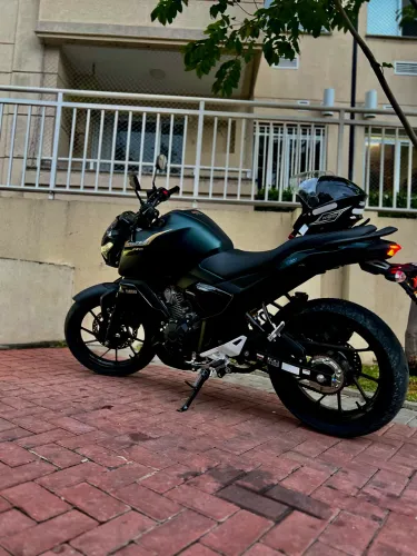 Yamaha FZ15 2025 Verde