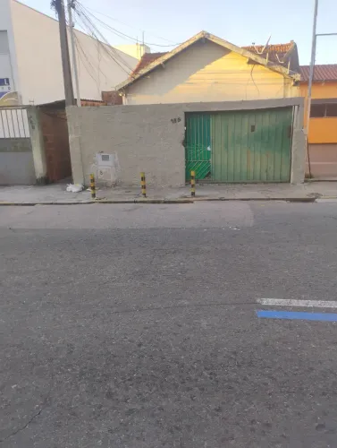 Vende se casa centro de Jundiaí rua principal.