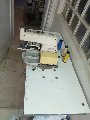 Máquina de pregar botão industrial para confecção 