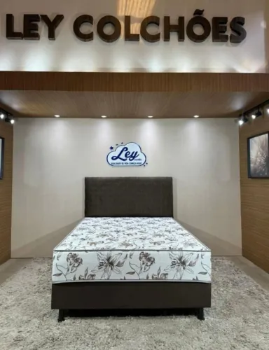 Cama casal Esmeralda 
