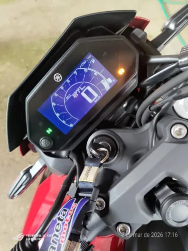 FZ25 ano 24/25 com 5mil km