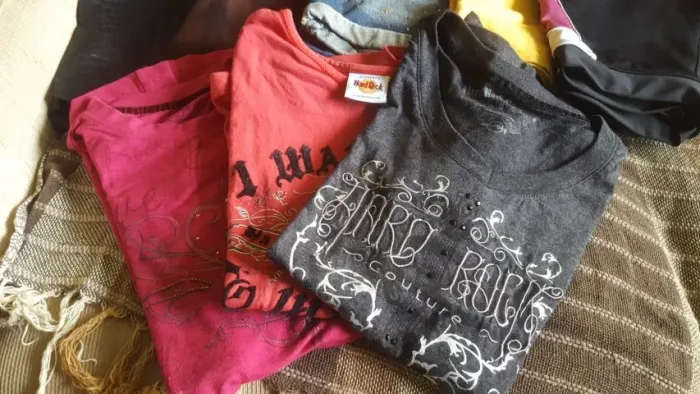 Kit Desapego: 11 Peças de Roupa Feminina + Box Bijuterias + Camisetas Hard Rock