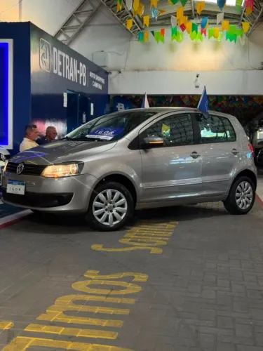 Volkswagen Fox 1.0 MI Total Flex 8V 5P 2014
