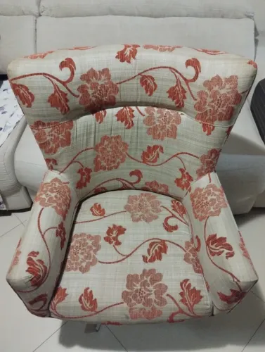 Poltrona Decorativa Giratória Floral - Ótimo Estado