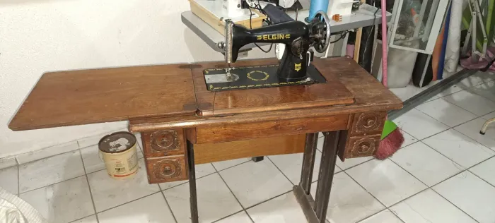 Maquina de costura pretinha elgin