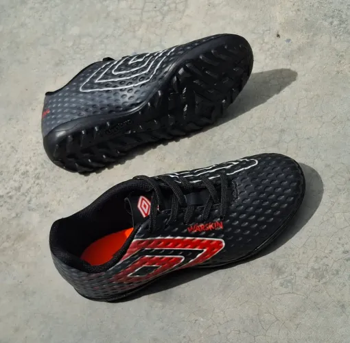 Chuteira Umbro Warskin n°31