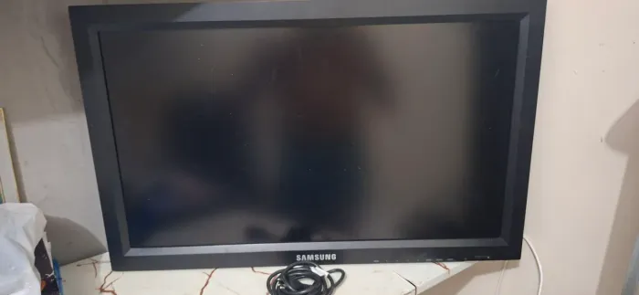 Monitor 32 polegadas.