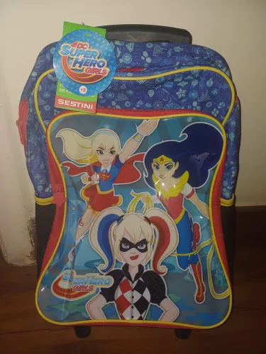 Mochila rodinha Super Hero Girls Sestini 20l