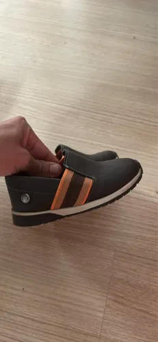 Tênis tamanho 22