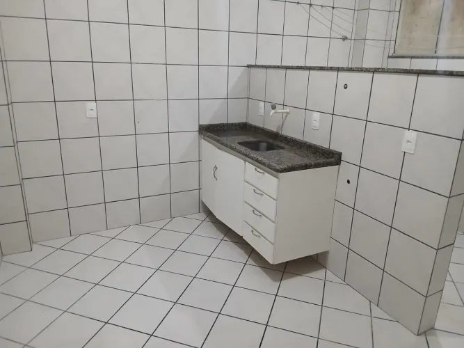 Apartamento 2/4 - Ao lado do terminal de ônibus Hersem Gusmão. Excelente localização