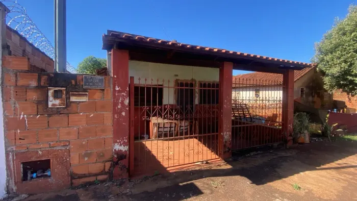 vendo casa em Itumbiara GO,bairro norma gibalde