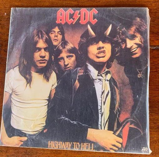 LP AC DC highway to hell ( Semi novo)