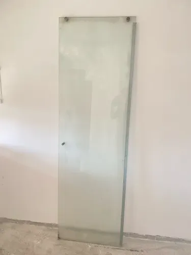 Vendo porta vidro laqueada 
