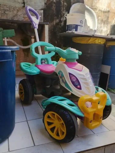 Carrinho de brinquedo