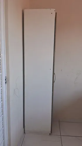 Vendo este móvel ideal para colocar toalhas ou sapatos e um móvel projetado