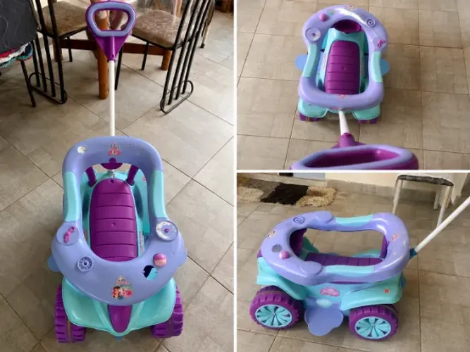 Andador Quadriciclo Infantil Azul, com Empurrador, Seguro e Resistente.
