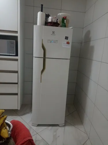 GELADEIRA ELECTROLUX 310L FROST FREE - EXCELENTE ESTADO