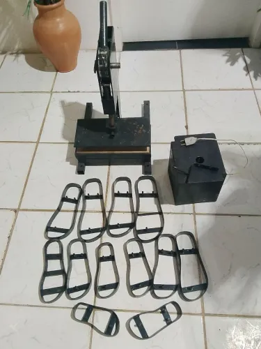 Máquina de fazer sandália