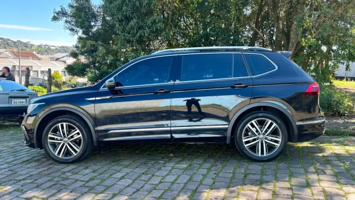 Volkswagen Tiguan Allspac R-line 300 TSI 2.0 2024