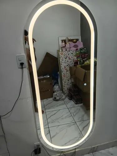 Espelho com LED 1,69m x 70cm - Elegância e Sofisticação para seu Ambiente