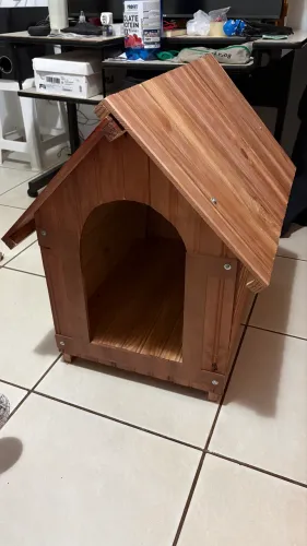 Casinha *Nova* para Cachorros Envernizada - Raças Medias