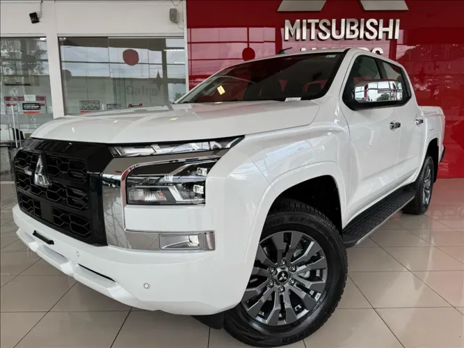 Mitsubishi TRITON HPE-S 2.4 CD 4X4 TB Diesel Aut. 2027