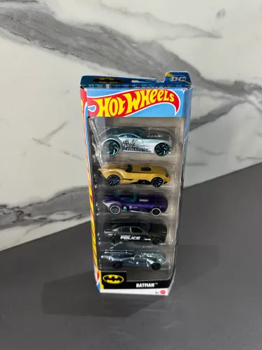 Pack de 5 carrinhos Hot Wheels temáticos do Batman
