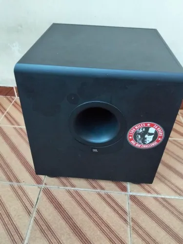 Subwoofer JBL original funciona perfeitamente