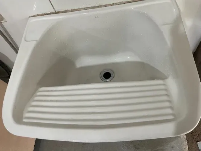 Tanque Deca de louça com coluna conservadíssimo