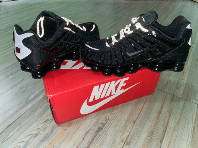 Nike shox - 12 molas, tamanho 42, novo na caixa!