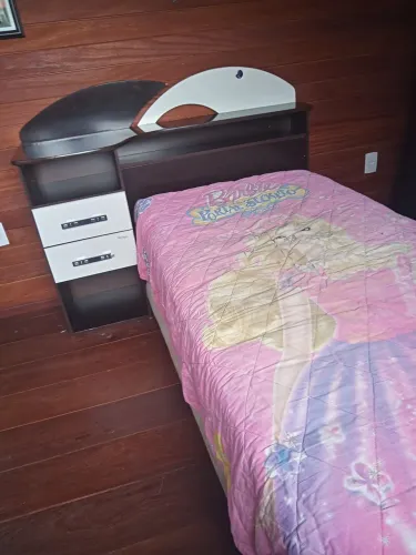 Vendo cama box de solteiro com cama auxiliar e cabeceira