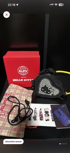 Bolsa Alexandre pavão X Hello kitty APL