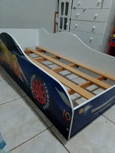Cama infantil carro