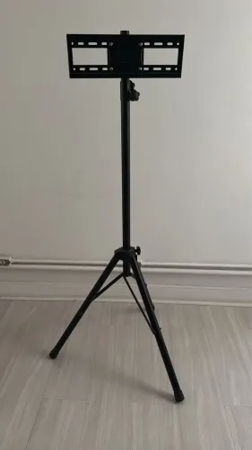Suporte tripé para TV